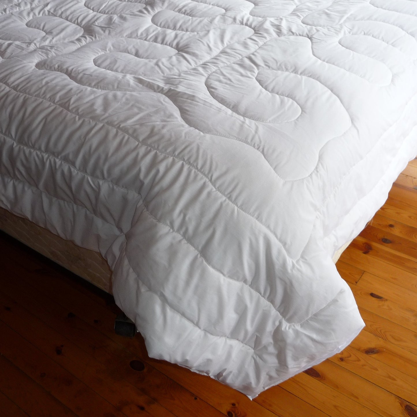 Cold Country Wool Comforter. Made in Canada